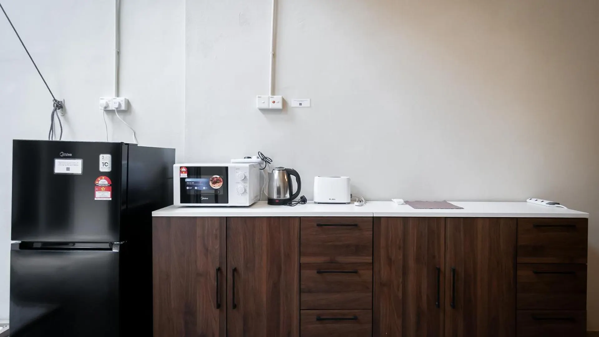 Aayu Pantai George Town Penang Hostel Malaysia
