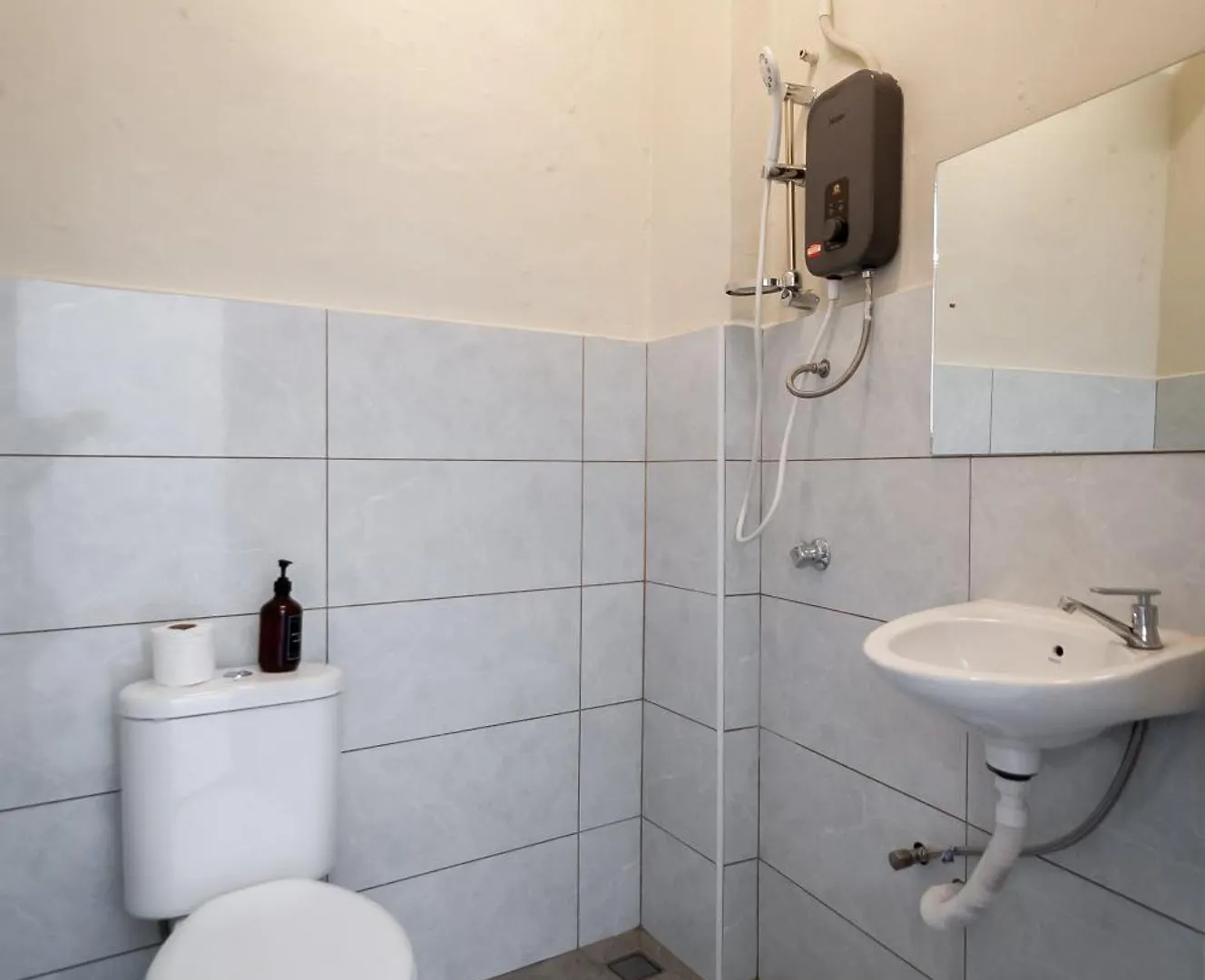 Aayu Pantai George Town Penang Hostel 0*,  Malaysia